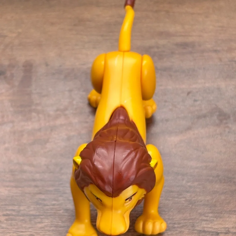 DISNEY Just Play The Lion King Lion Guard SIMBA Action Figure Toy Push Button